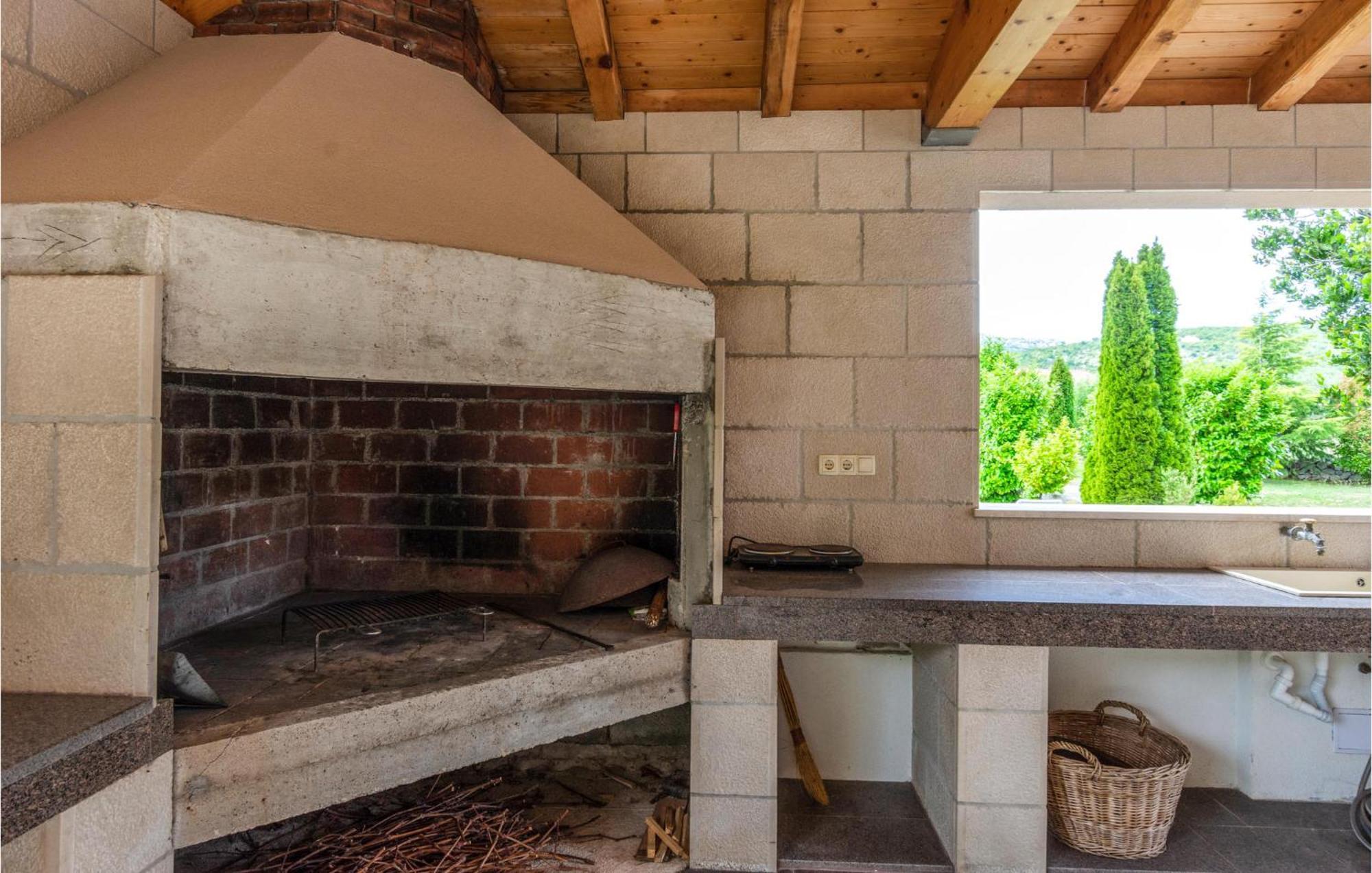 Nice Apartment In Ostrvica With Kitchen Zewnętrze zdjęcie