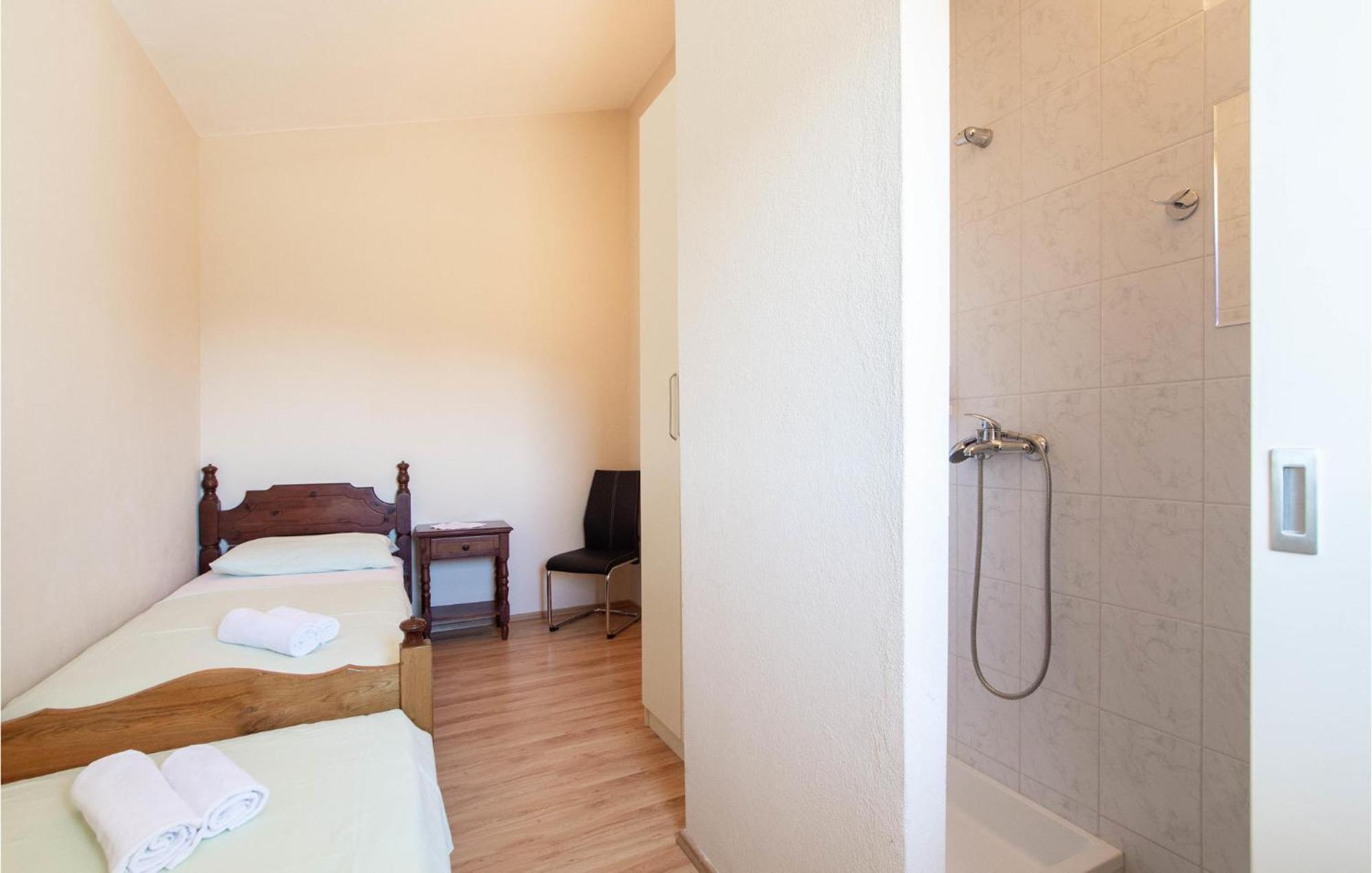 Nice Apartment In Ostrvica With Kitchen Zewnętrze zdjęcie