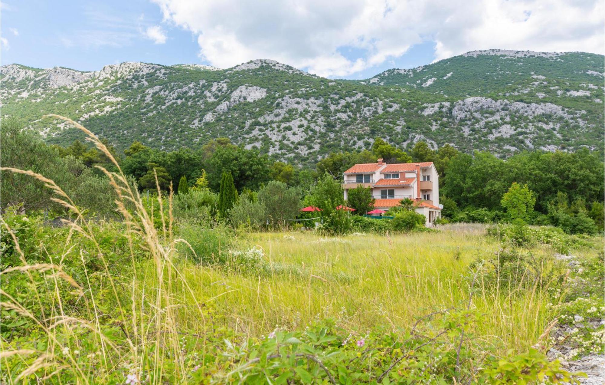 Nice Apartment In Ostrvica With Kitchen Zewnętrze zdjęcie